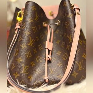 Louis Vuitton NeoNoe Pink